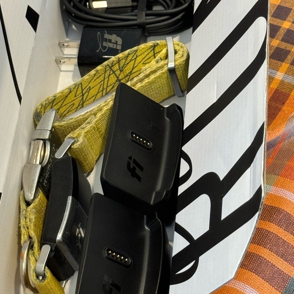 Fi GPS dog collar small -series 1 or 2 comes with charger - Picture 5 of 6